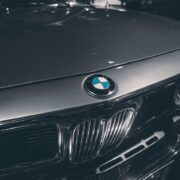 Drumul BMW: De la primul automobil la luxul actual
